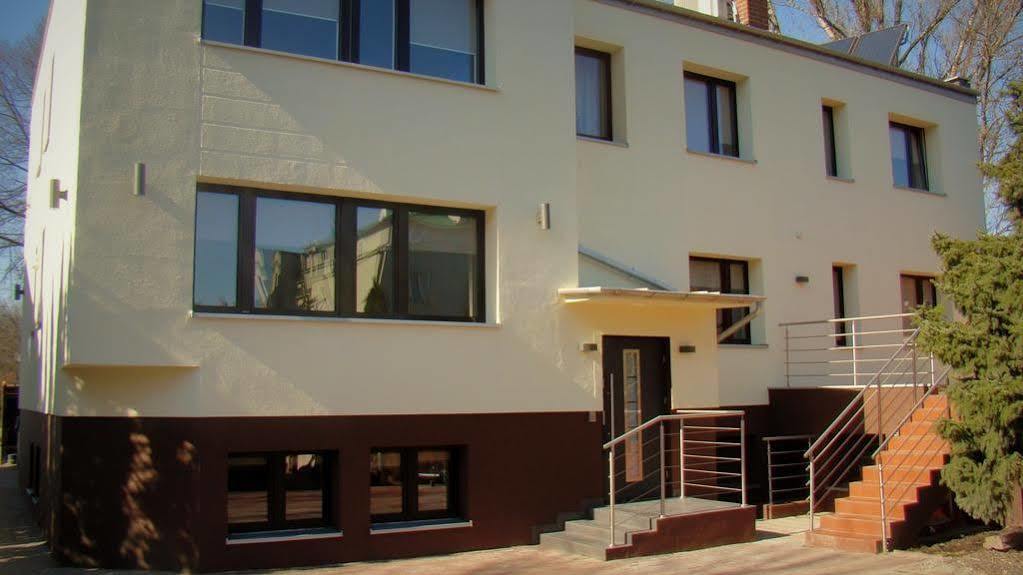 Smart2Stay Pod Lipami Varşova Dış mekan fotoğraf